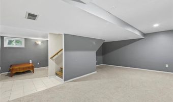 9557 Cantwell Dr, Affton, MO 63123