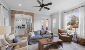 200 Evelyn Ln, Brandon, MS 39042