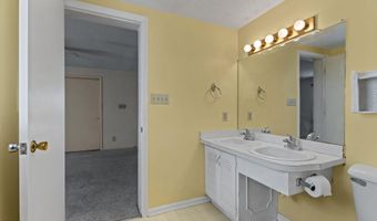319 Old Causeway Rd, Atlantic Beach, NC 28512