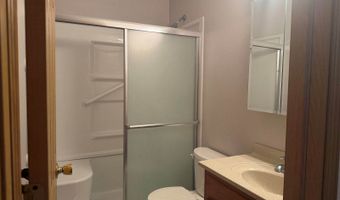 530 S 5th St, Akron, IA 51001