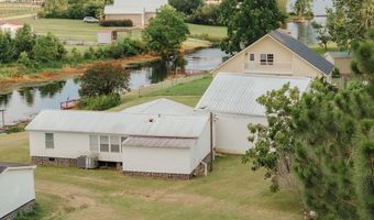 548 Walker Ln, Baxley, GA 31515