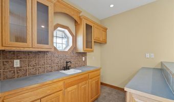 3902 NE Cadbury Ave, Bentonville, AR 72712