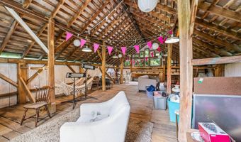 527 E High St, Ashley, OH 43003