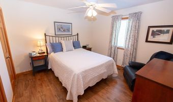616 N Easton Dr, Angola, IN 46703