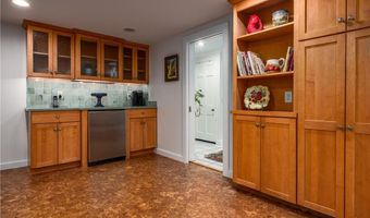 2 Cherry Ln, Bristol, RI 02809
