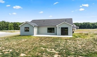 1700 Badger Ln, Auburn, IN 46706