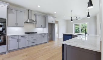 7612 S Shoreline Blvd, Benton, AR 72019