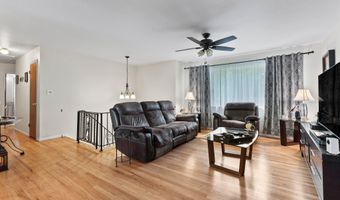 203 Tanglewood Ct, Middletown, NJ 07748