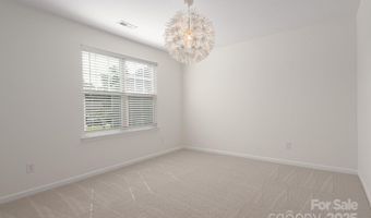 3943 Sky Dr, Charlotte, NC 28226