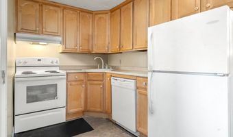 10 Holman St C, Attleboro, MA 02703