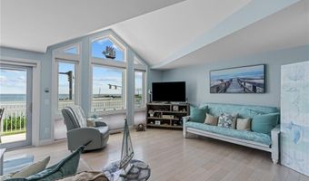19 Beach St 13, Narragansett, RI 02882