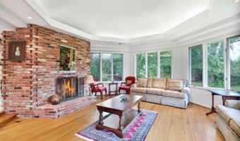 8901 CHARRED OAK Dr, Bethesda, MD 20817