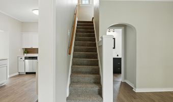 355 W 9th St, Auburn, IN 46706