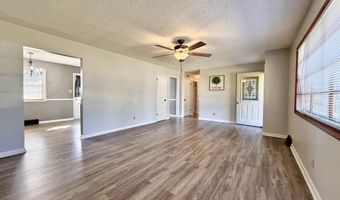 2202 Edgemont Dr, Arkansas City, KS 67005