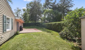 47 Fayette Ln, Aberdeen, NJ 07747