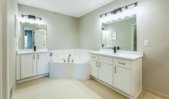 2865 Barclay Way, Ann Arbor, MI 48105