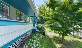 82 Oak Grove Ave, Brattleboro, VT 05301