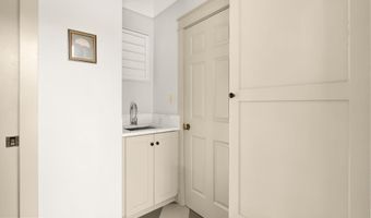 4111 18TH Rd N 1, Arlington, VA 22207