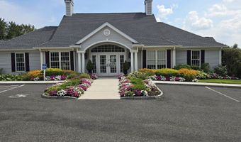 1004 Pinnacle Way 1004, Danbury, CT 06811