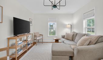 936 28th St, Des Moines, IA 50312