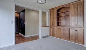 336 E PERSHING St, Appleton, WI 54911