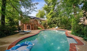 8502 WOODBINE Ln, Annandale, VA 22003