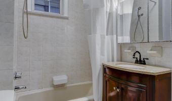295 AVENUE C 1st floor, Bayonne, NJ 07002
