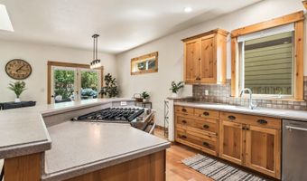 60836 Yellow Leaf St, Bend, OR 97702