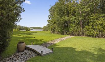 1908 Courtney Ln, Biloxi, MS 39532