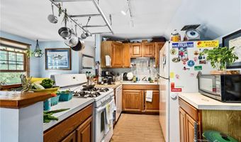 442 Dodge St, Block Island, RI 02807