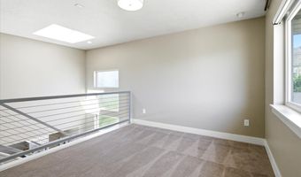 822 W STAR SPANGLED Dr, Bluffdale, UT 84065