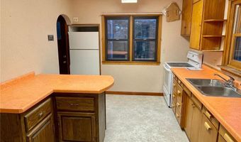 1004 S 2nd St, Alma, WI 54610