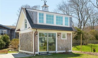 30 Walcott Ave, Jamestown, RI 02835