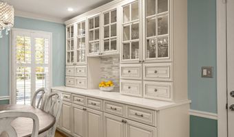7421 BEVERLY MANOR Dr, Annandale, VA 22003
