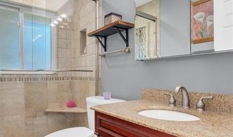 157 Romine Cir, Ballwin, MO 63011