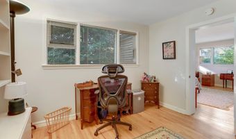 2700 N DINWIDDIE St N, Arlington, VA 22207
