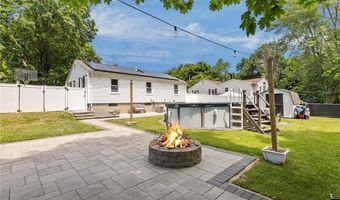 33 Fairhaven Rd, Cumberland, RI 02864