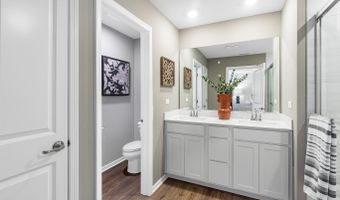 1256 Glenmont St, Algonquin, IL 60102