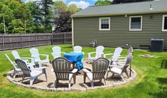 6 Colonial Rd, Coventry, RI 02816
