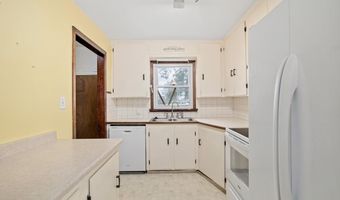 2618 E 10TH St, Cheyenne, WY 82001