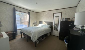 62 Samantha Ln, Auburn, ME 04210