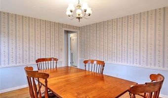 86 Rogers Ave, Barrington, RI 02806