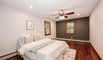 36 Old Farm Rd, Bedford, NH 03110