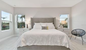 5424 SILVER SUN Dr, Apollo Beach, FL 33572