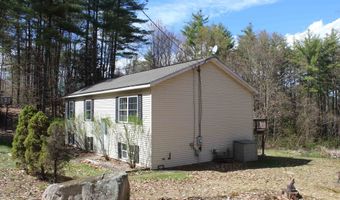 47 Henry Dr, Effingham, NH 03882