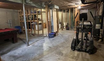 105 S 6th St, Albia, IA 52531