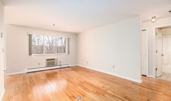 28 Rollingwood Dr 28, Brookfield, CT 06804