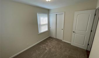 433 Essen Ln, Ballwin, MO 63021