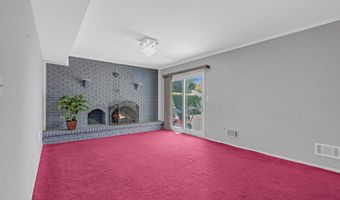 19 Spruce St, Beachwood, NJ 08722