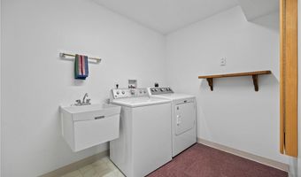 939 Barberry Cir, Amherst, OH 44001